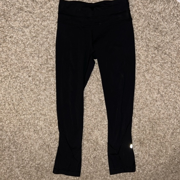 Lululemon Run: Inspire Crop II *Block-It Pocket in Black / Black - Picture 8 of 10